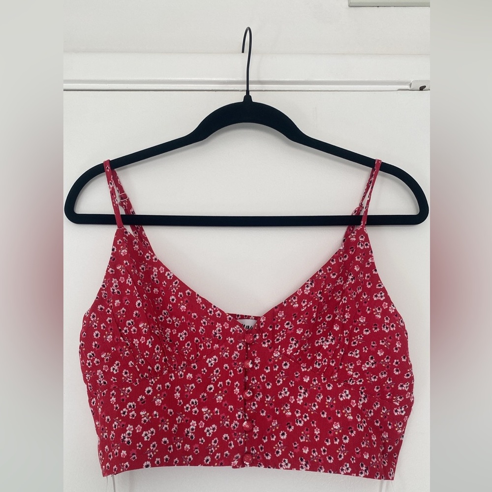 Princess Polly Red Floral Cropped Tank Top - Picture 2 of 8